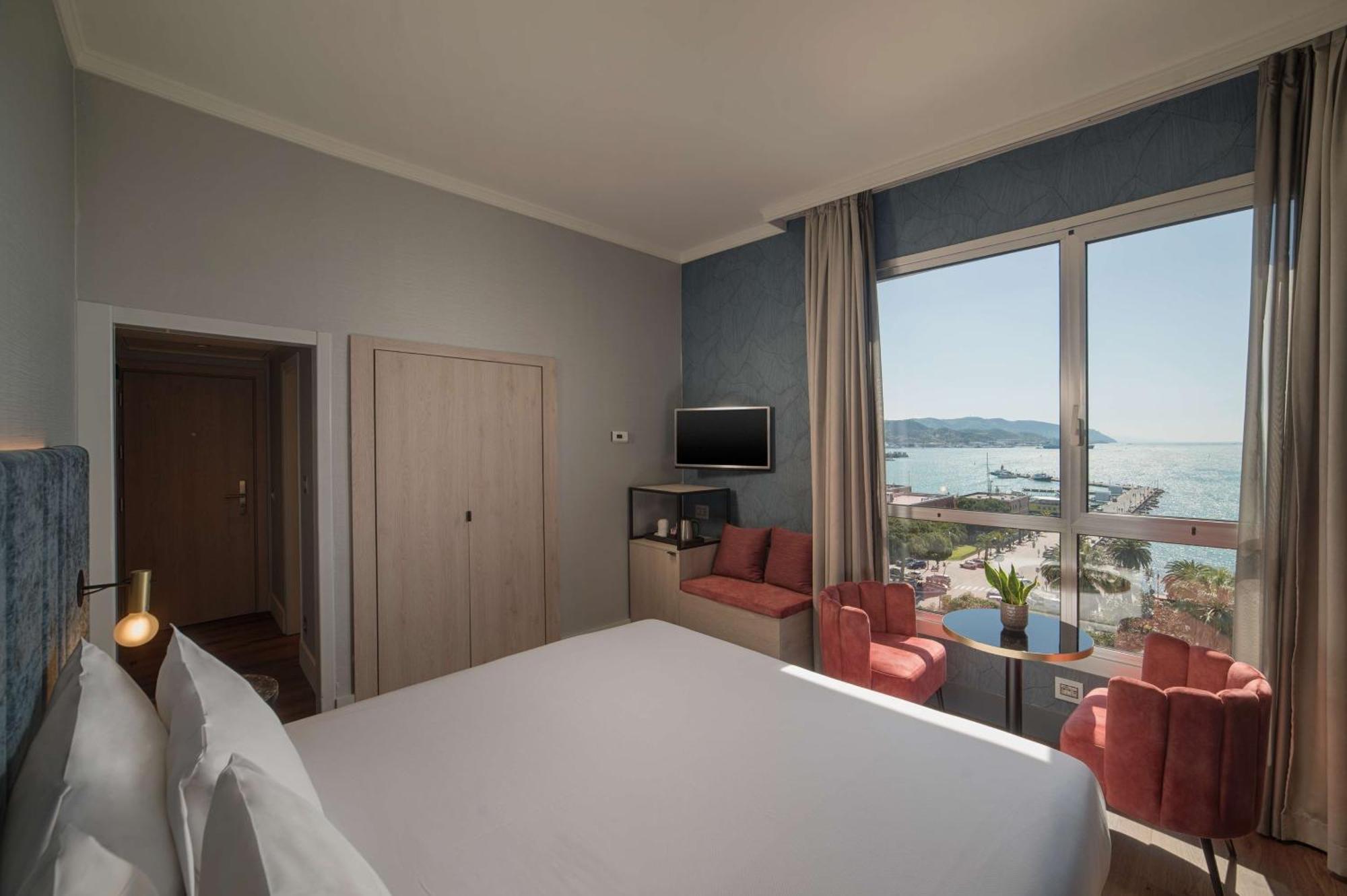 Nh La Spezia Hotel Exterior photo